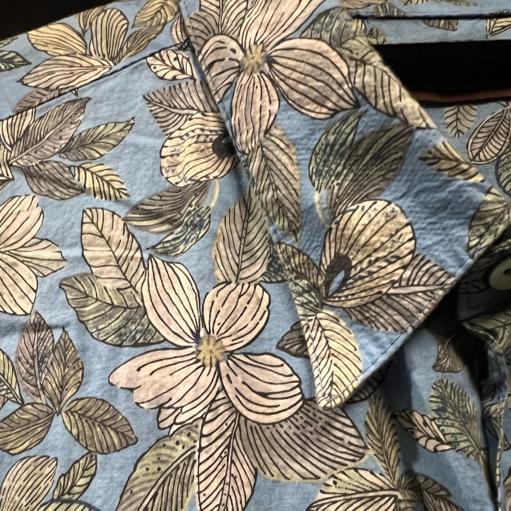 Tori Richard Blue and Tan Floral Hawaiian Shirt - Picture 6 of 8